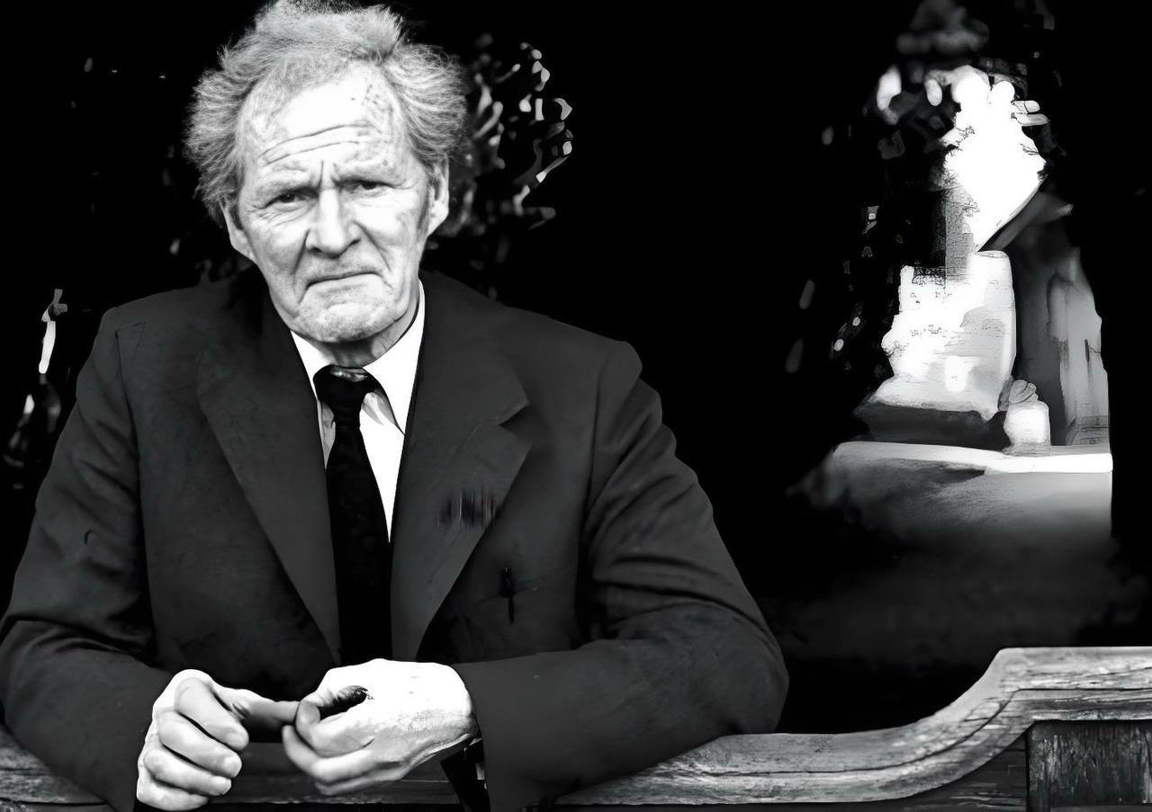 这样的时代，智者并不沉默，只是被无尽的嘈杂声室息了。于是，他们退避于那些无人阅读