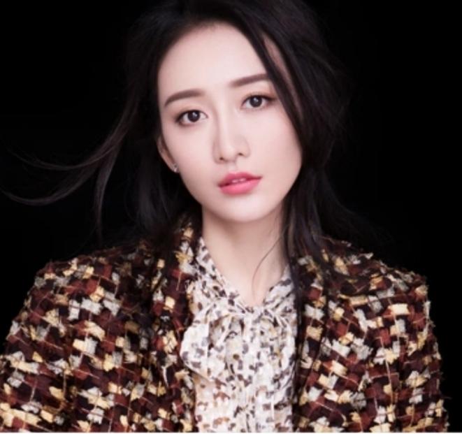美女演员王鸥爆出惊天大瓜！说自己目前独自养育着一个孩子。说她是我生命中很珍贵的礼