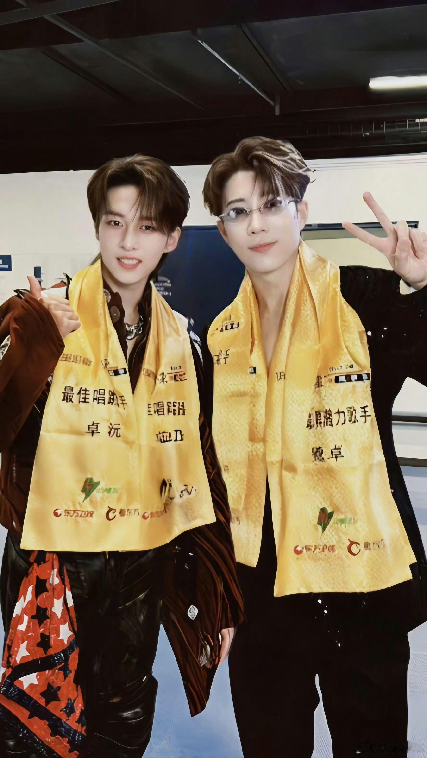鹭卓卓沅将录制伦敦合伙人好靓丽的双子星啊，听说是一档美妆出海创业节目要和李佳琦一