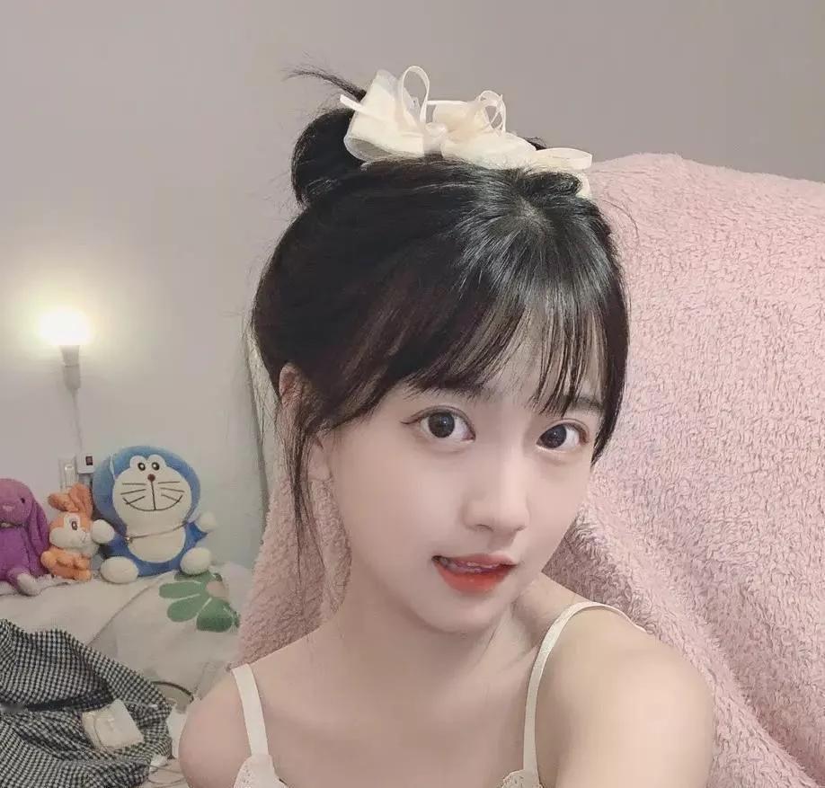 粉粉嫩嫩的睡衣，不是给孩子穿的，是给生活加糖的。
不靠颜值吃饭，就靠舒服撑场。