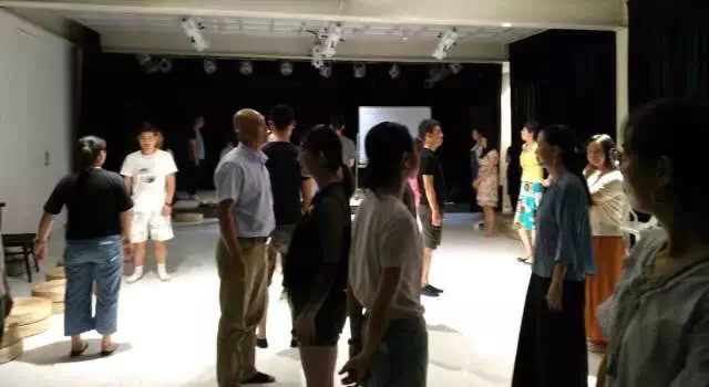 虽然认可家排，但老吕并不推荐大家贸然去做家排。 因为目前遇到的几个老师...