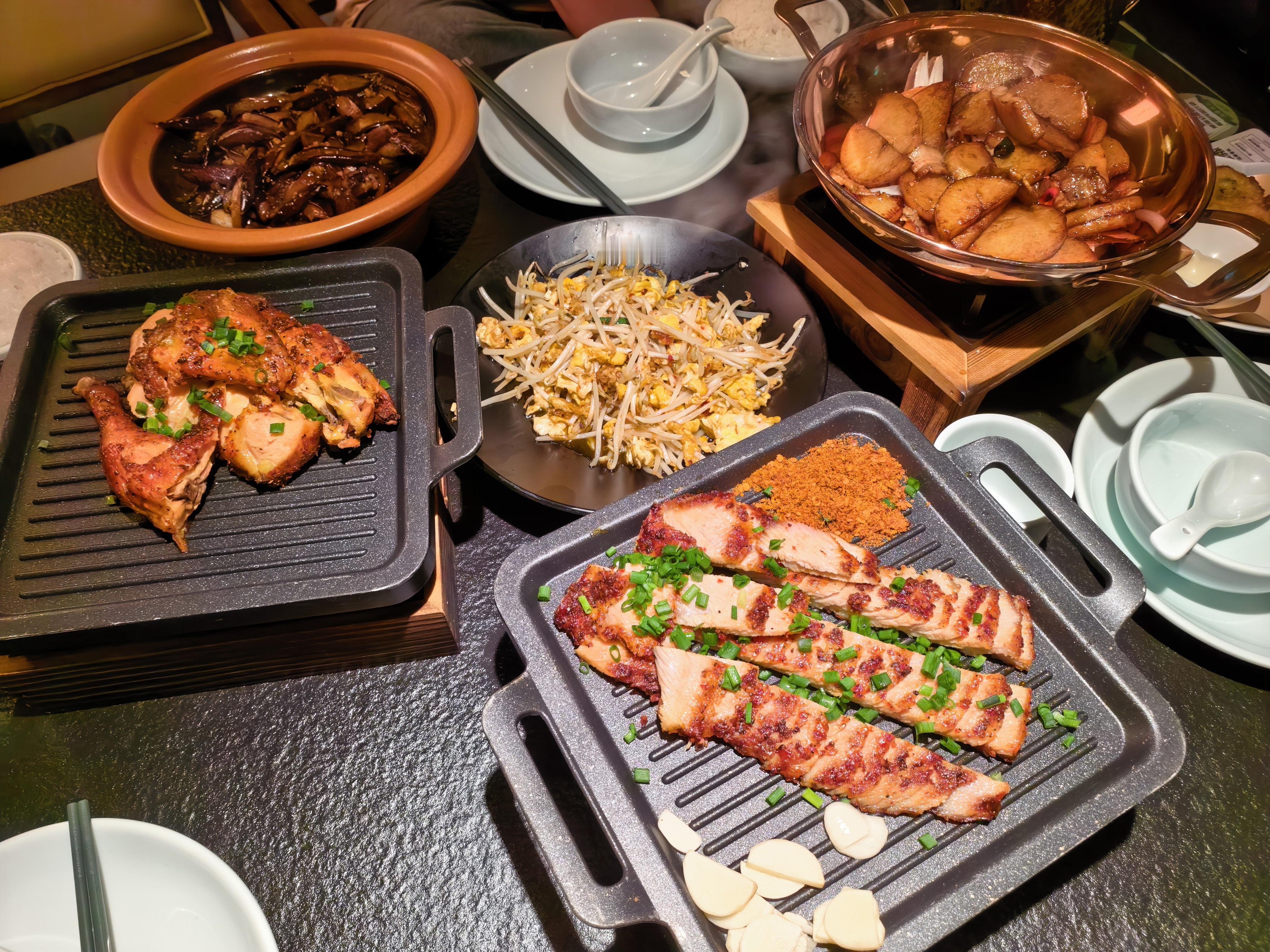 今天搬东西又累又饿，现在我要享受美食了~ 日常数码研习社