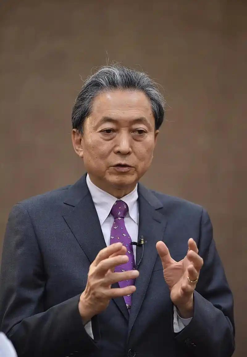 日本前首相鸠山由纪夫曾当面提醒高市早苗，当年中国放弃日本巨额战争赔款，并不是忘记
