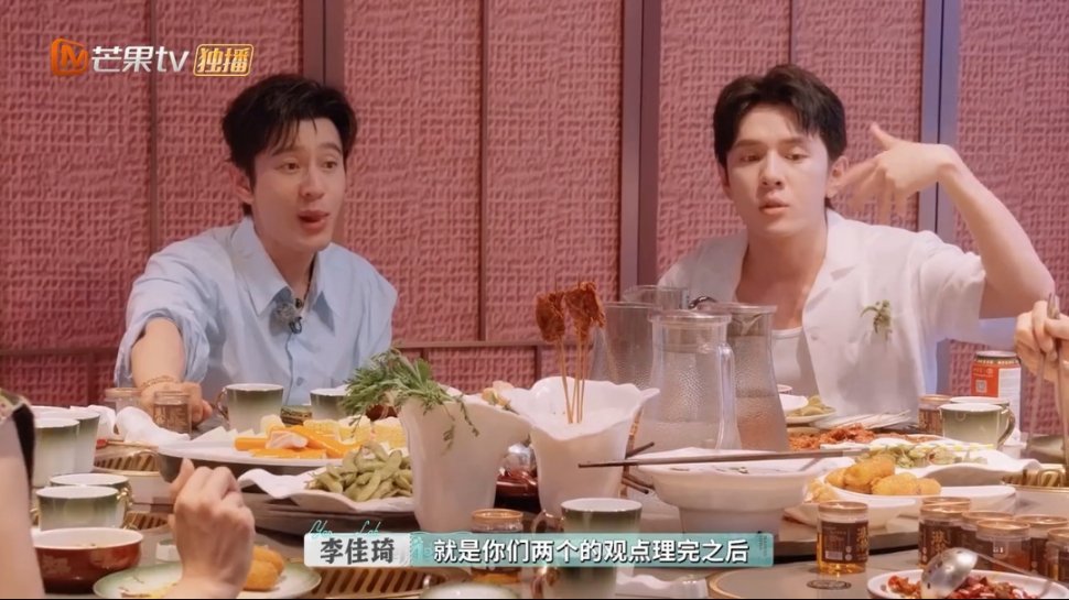 尚雯婕卖给谁比卖多少更重要大家过后复盘，李佳琦、尚雯婕都觉得，国货在巴黎比卖出去