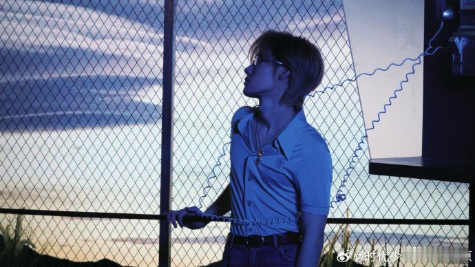 张真源美式男高来的  天哪，该说不说我们的张真源美式男高来的， 真的是帅成了这个