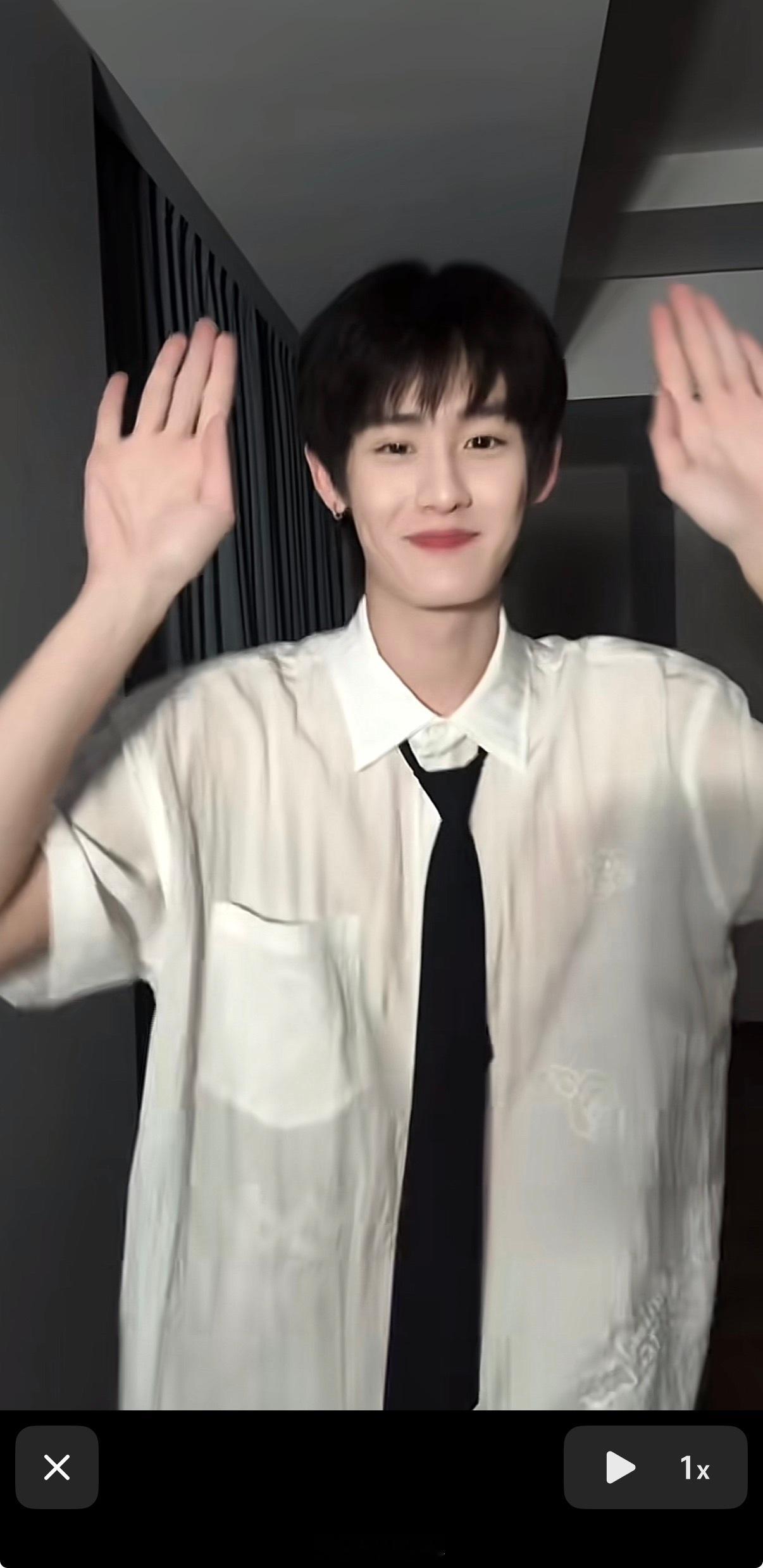 图图你这衣服好像有点透啊[流鼻血]​​​