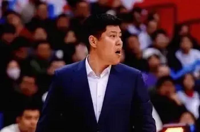 山西输球，主帅当场发飙！
 
潘江赛后把话筒摔在桌上，一句话把全队晾在原地：上半