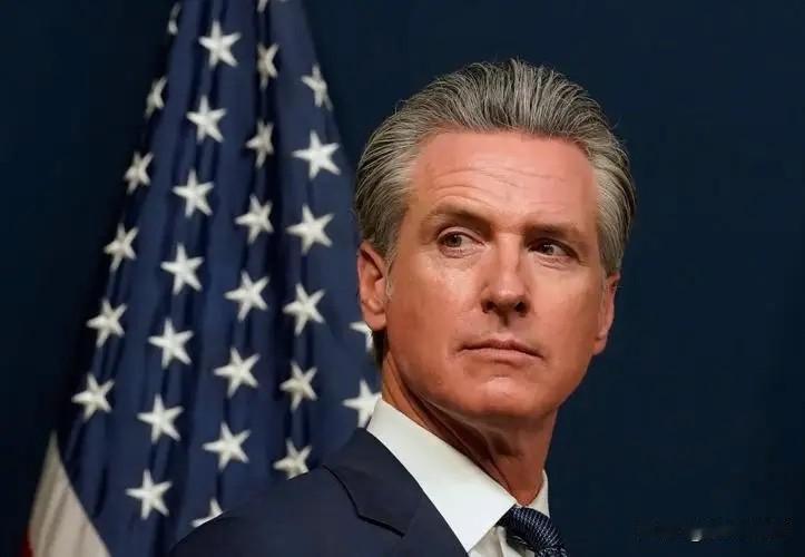 加洲洲长纽森大祸临头！
4月25日晚，特朗普在华盛顿希尔顿酒店举行的白宫记者晚宴