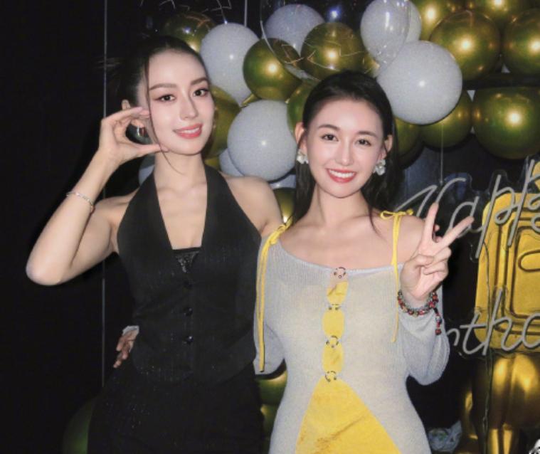 蒋依依怎么又出来了？ ​​​