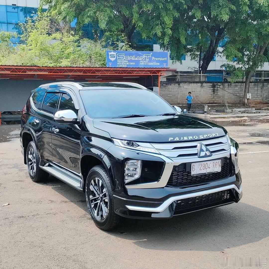 #越野车[超话]# PAJERO SPORT DAKAR，挂上达喀尔logo也没