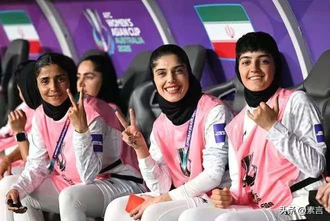 最新消息！除留守澳大利亚的队员外，伊朗女足其余成员已安全回到国内，真实处境众说纷