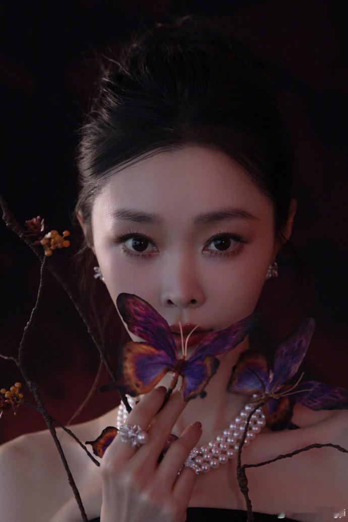 宋轶勾引女人的事全做了 被宋轶这段舞姿迷到天灵盖发麻！薄纱蒙面藏不住风情，发丝垂