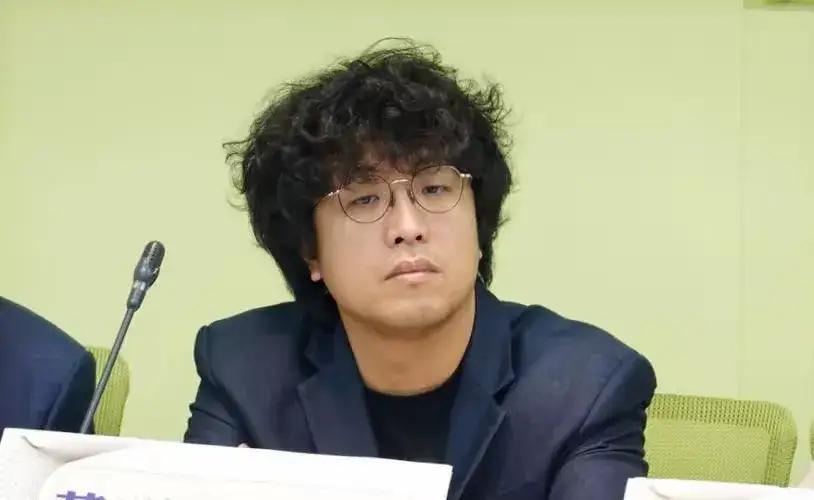 2025年10月28日，重庆警方对“台独”顽固分子沈伯洋立案侦查，引发多方强烈舆