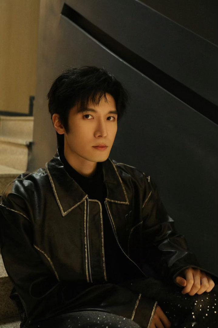 短剧帮内娱霸总去油了刘海宽霸总不油不辣纯搞笑 内娱霸总去油成功，短剧立大功！刘海