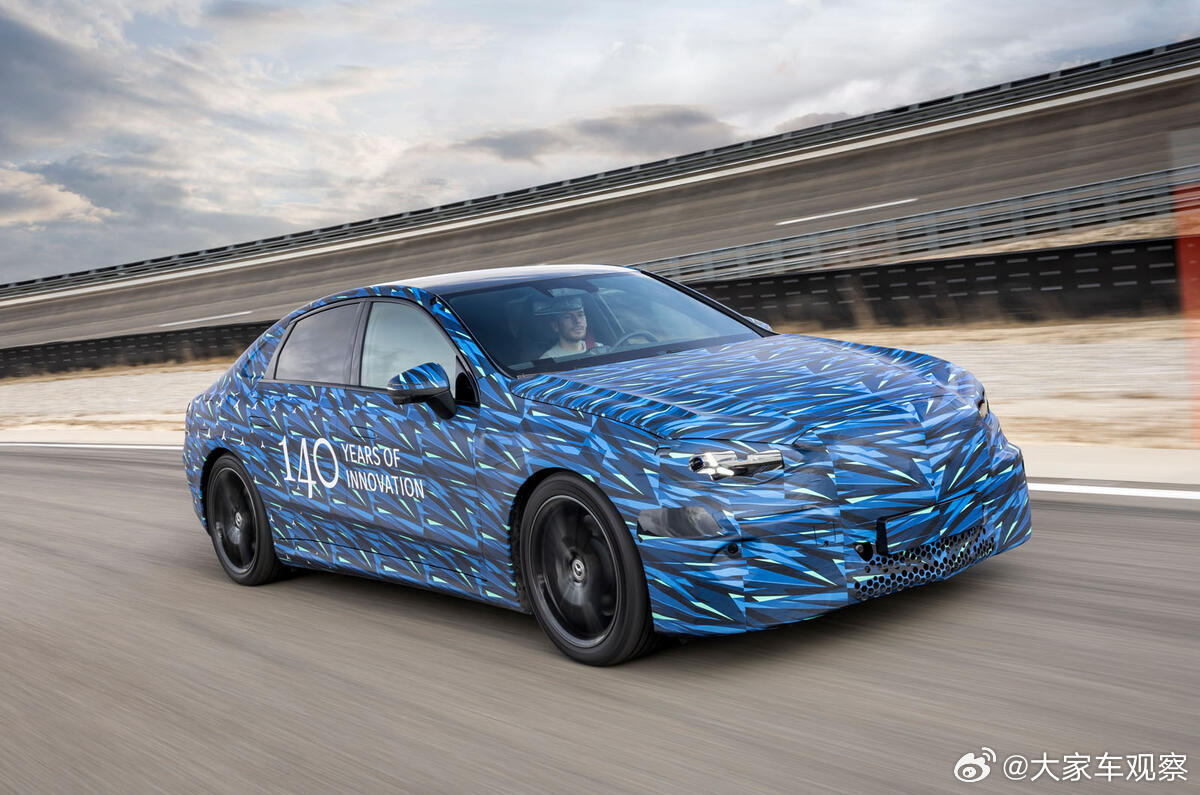 昨天宝马新世代i3发布，奔驰也亮出了与之应对的王牌——C级EQ。在新的设计理念下