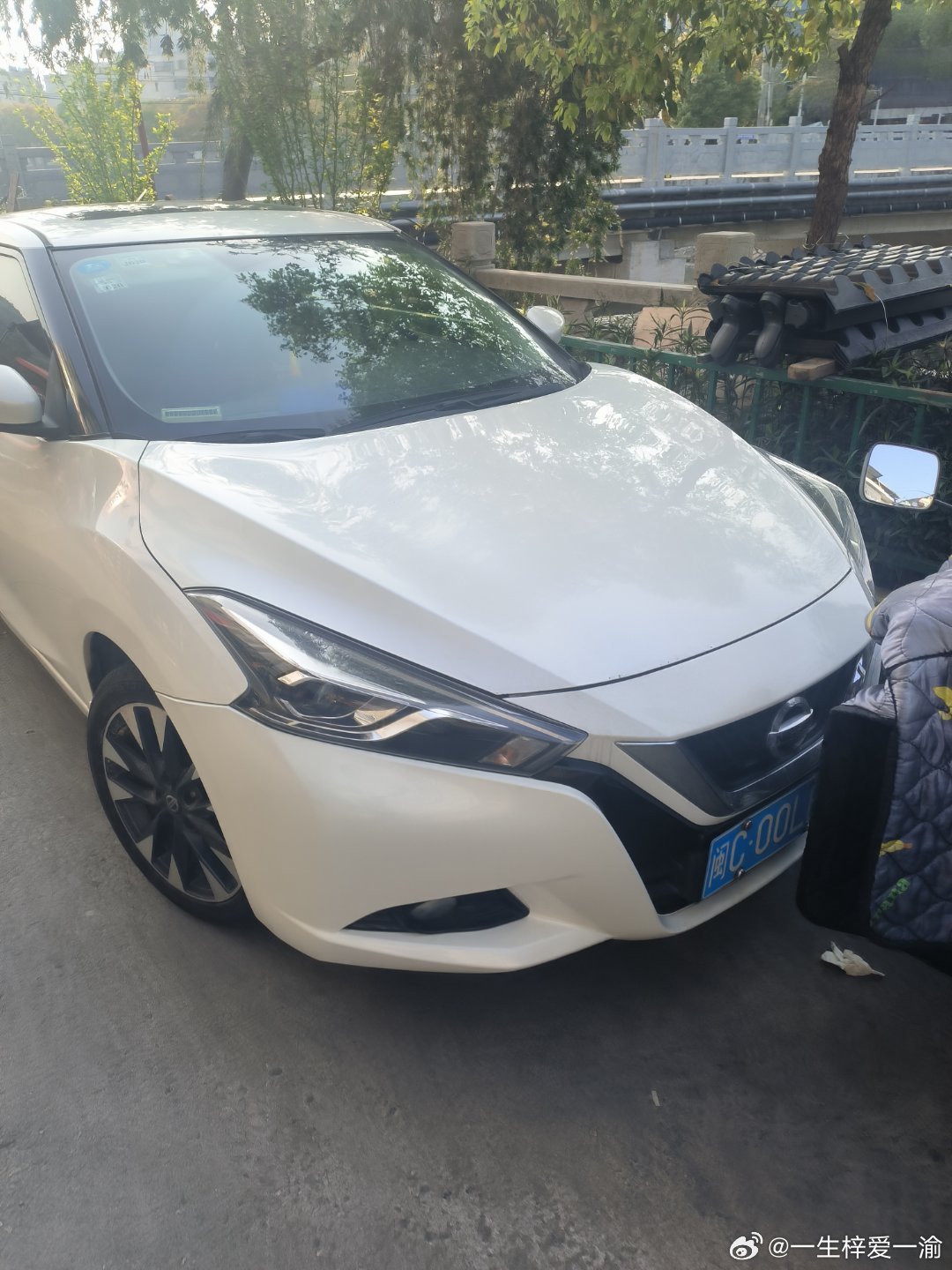 夏日用车怎么防晒超级车主 《深圳午后的“阴影密码”》深圳的夏天像个扣在头顶的玻璃
