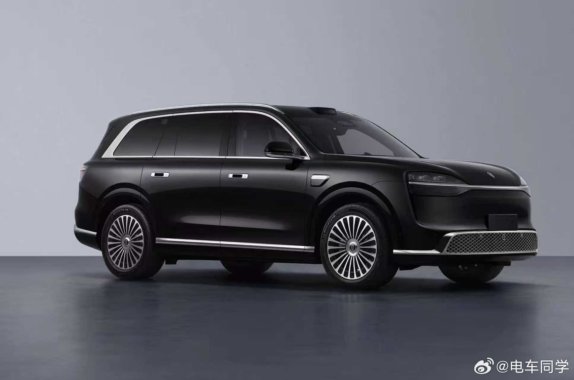 新款M9，看这里，C柱摄像头？雷达？ 