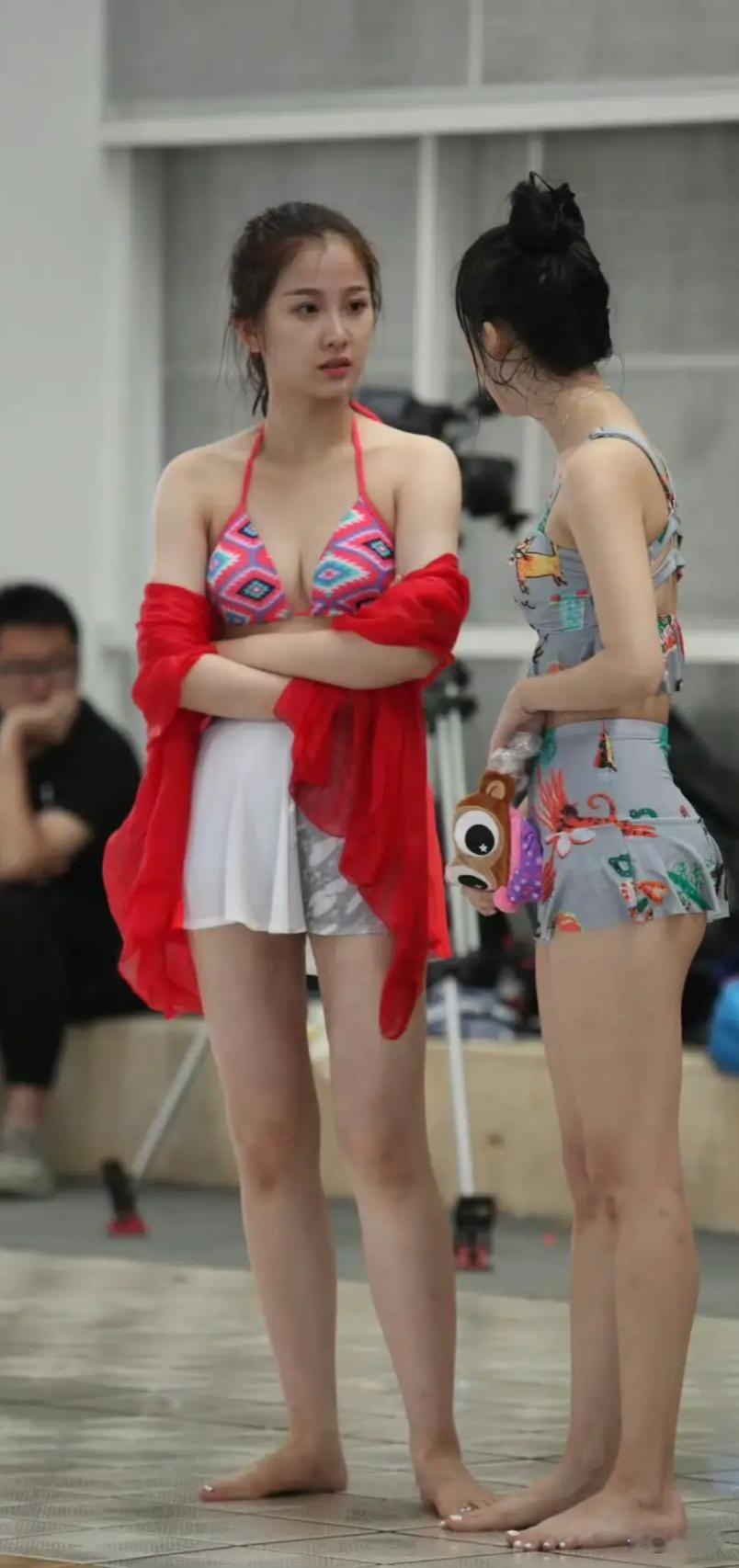 泳装虞书欣 
