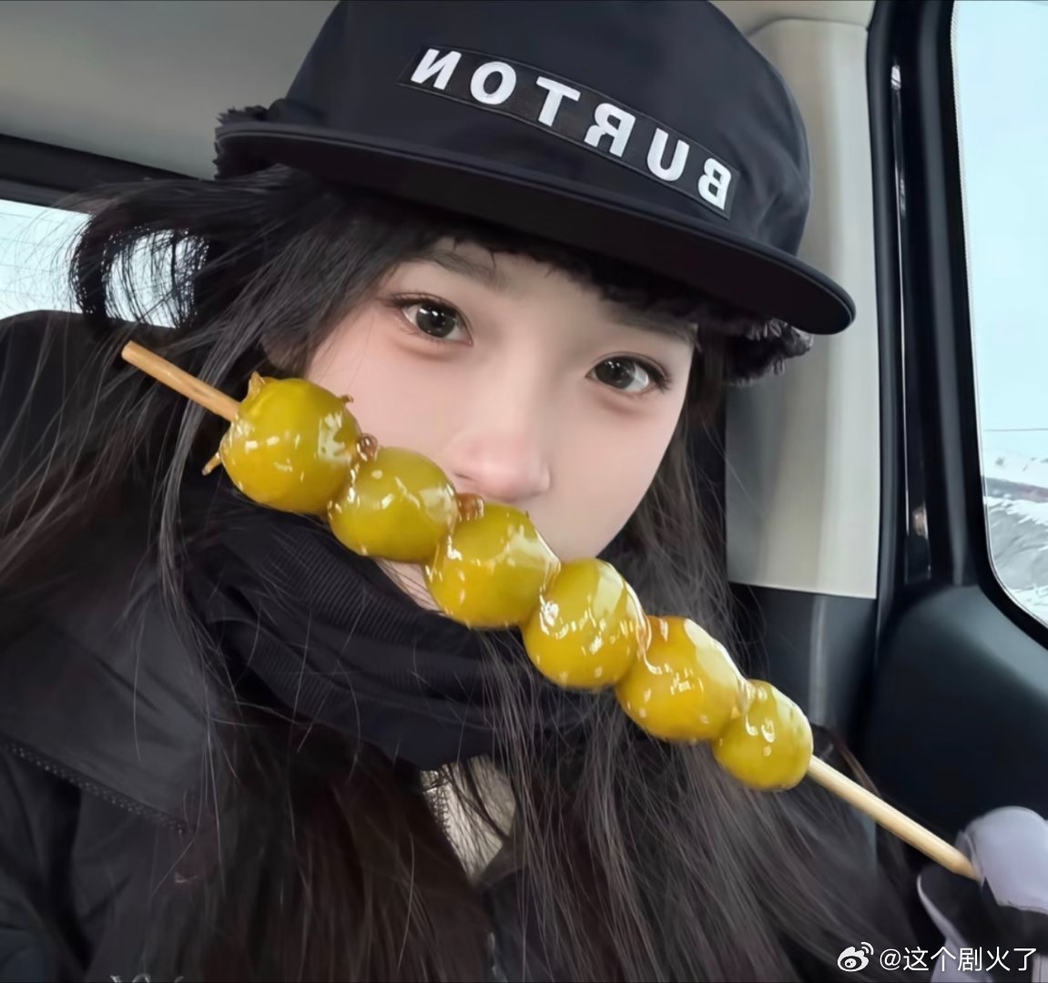 高清无水印女生头像。 