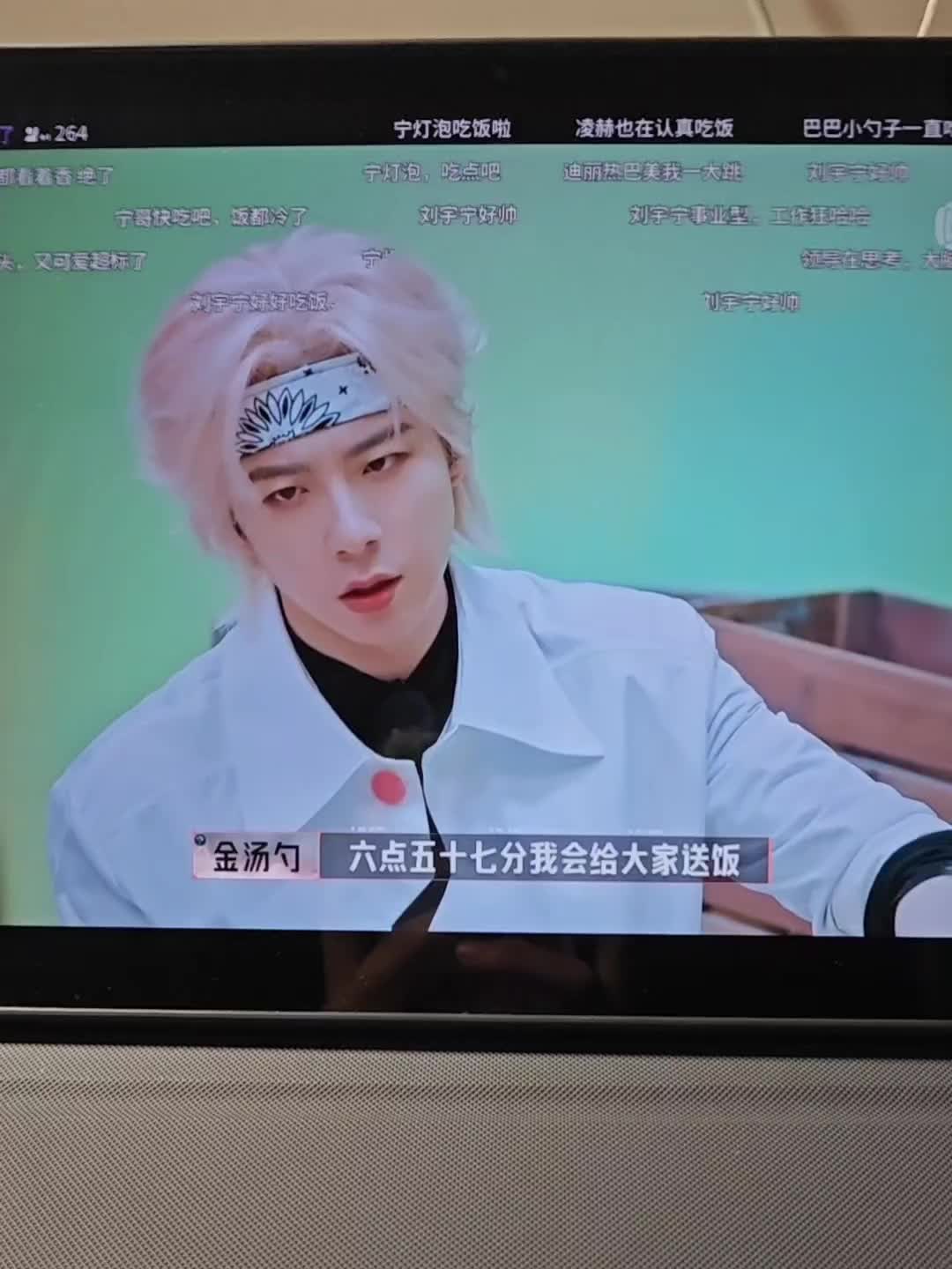 美我一大跳，一直返回看宝宝的脸