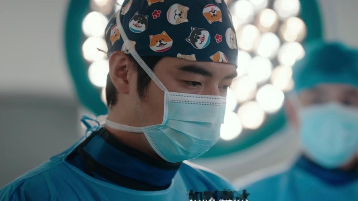 刚官宣定档的《问心2》，预告片里确实有“救护车上救治孕妇突发心脏病”这种高危孕产