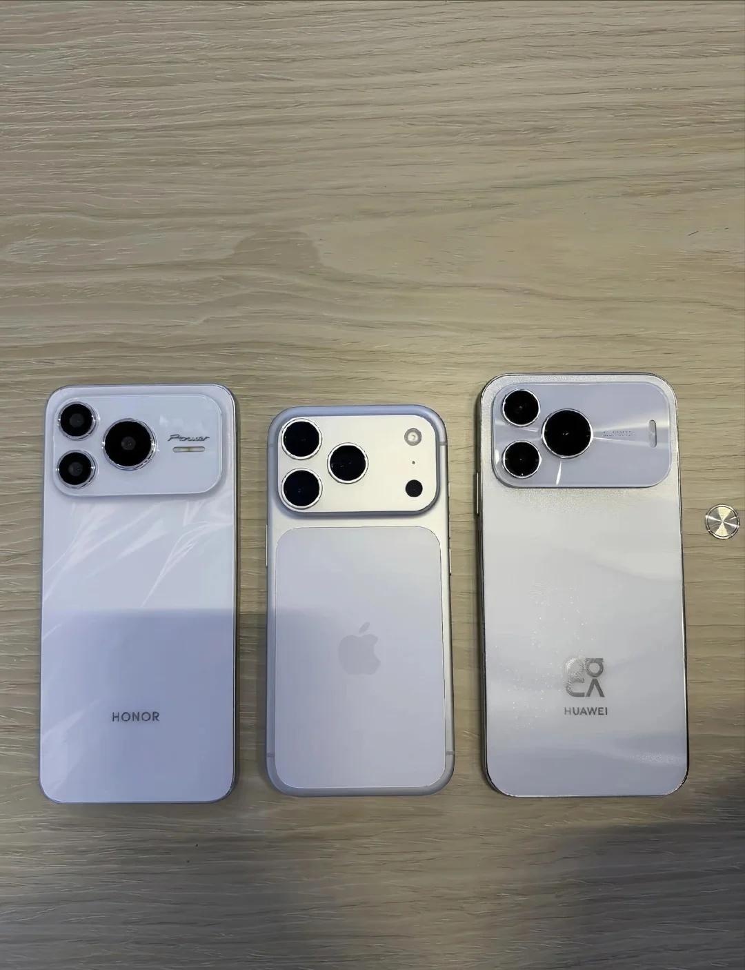 三款颜值机怎么选❓ 荣耀｜苹果｜华为
三款颜值机怎么选❓
荣耀｜苹果｜华为
选机