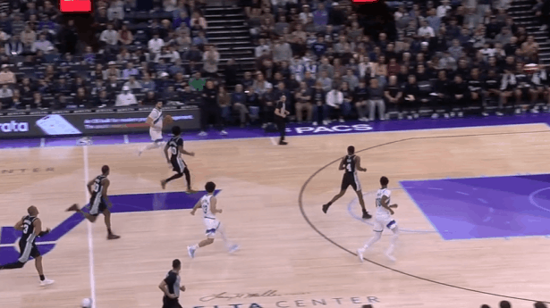 逐帧拆解：埃斯-贝利超高效25+6，生涯至今最佳单场表现图1乔治和弩机的假手递手