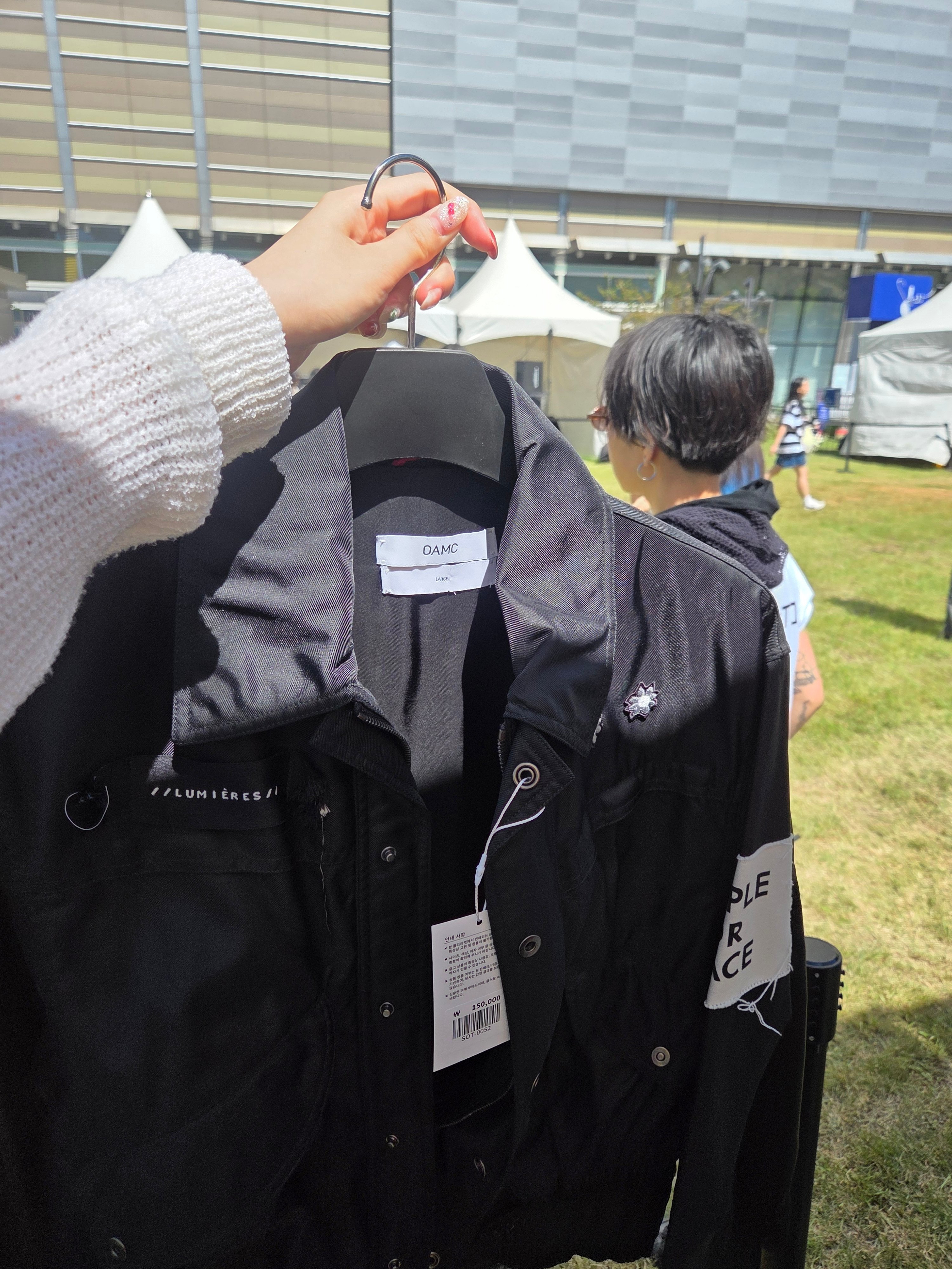 “NCT跳蚤市场事件公开讨论真的气疯了 求转发 本来以为是品牌周边价格太贵 就放