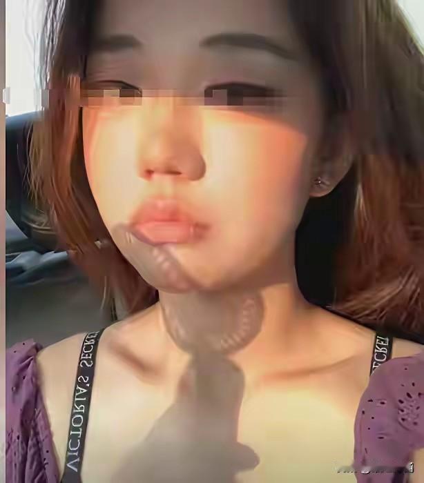 “小仙女”说自己的腚被4岁小男孩摸到，使得自己一直不开心，做噩梦！真是倒打一耙的