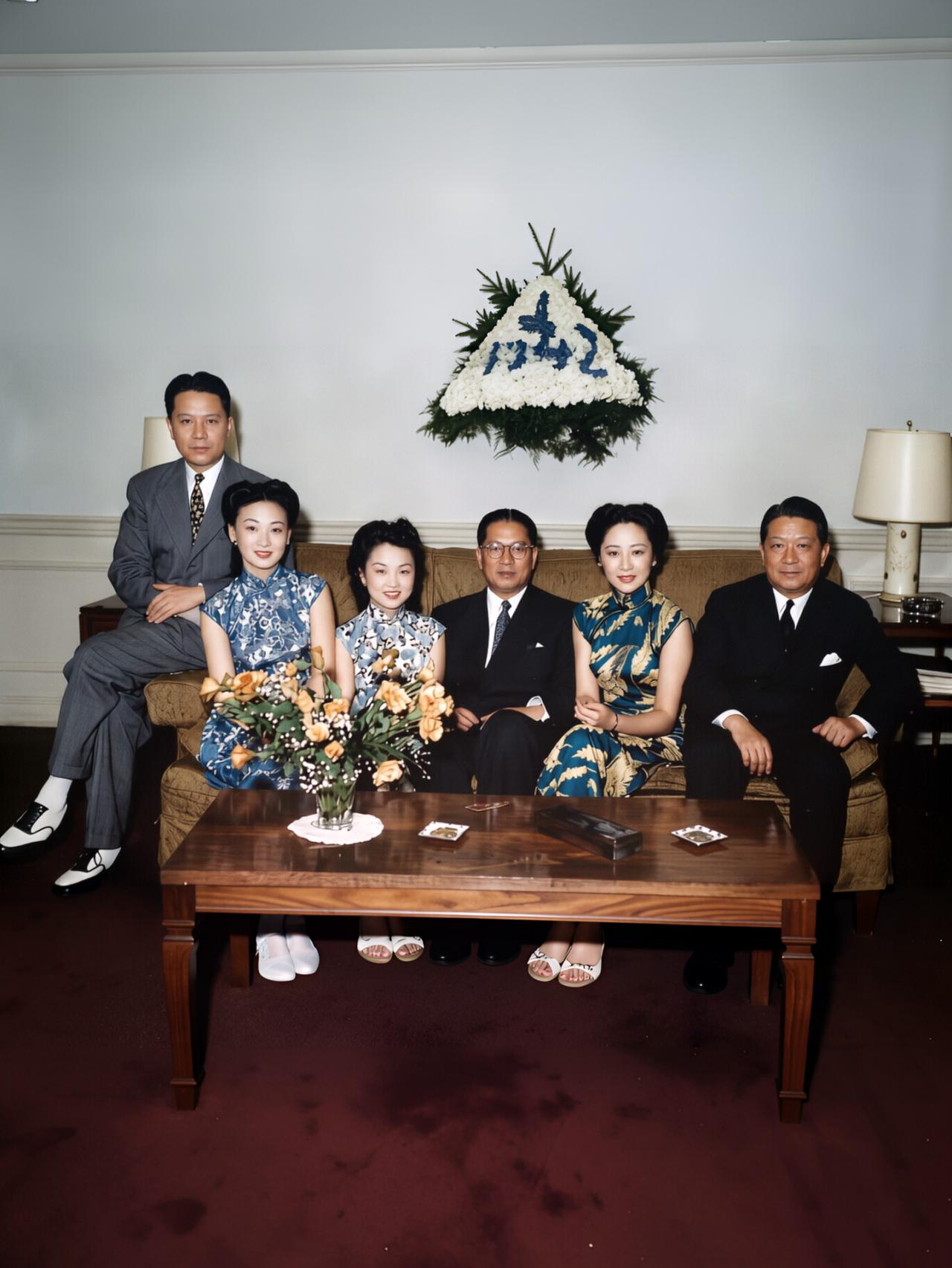 战火纷飞下的冬日温情。

1942年圣诞节，抗战阴云笼罩中国，宋氏三兄弟宋子文、