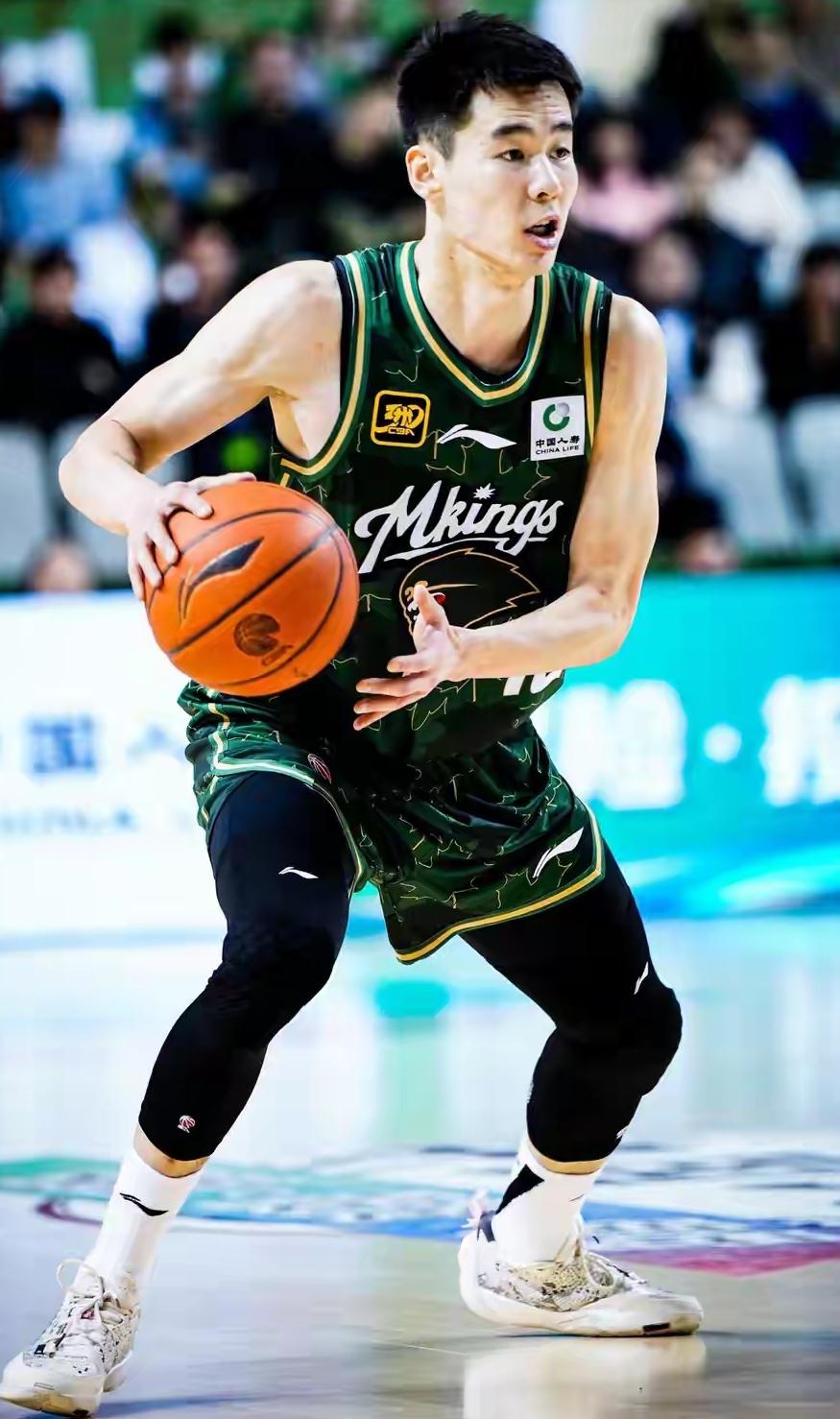 冲击力真强！郭昊文半场12分2断统治攻防 率生2大亮点和1个不争事实
 
北京时