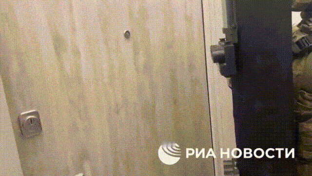 4月8日，俄罗斯联邦安全局出动特种兵部队，成功抓捕了五名为乌克兰军方筹款的俄罗斯