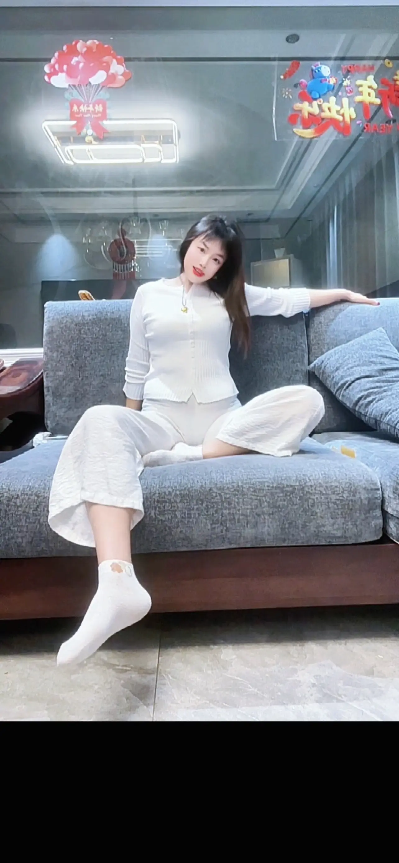 “ 生而为人，谁也不比谁高贵，我从不瞧不起任何人，也从不巴结任何人，做...