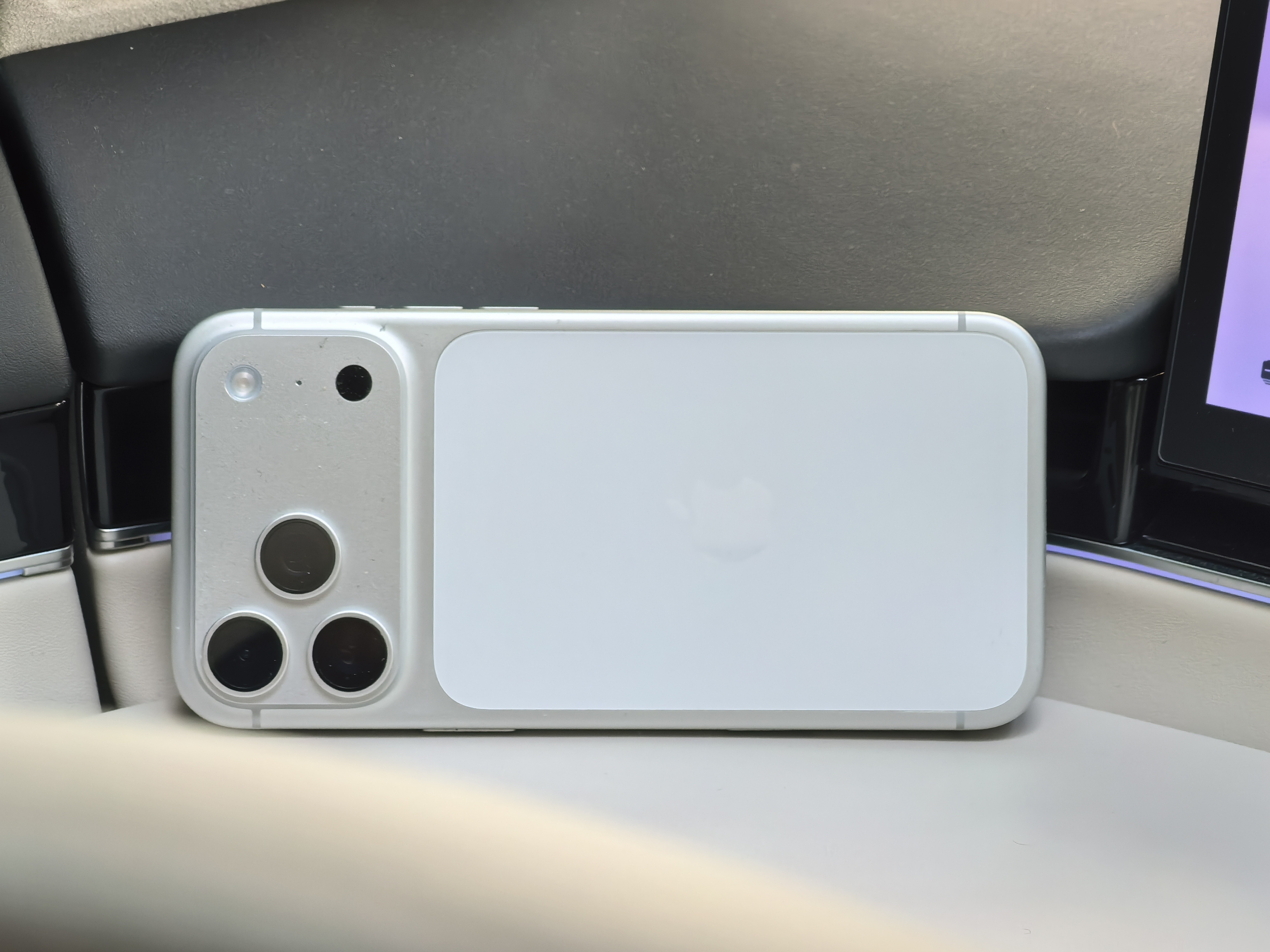 iPhone17系列中国销量破3000万台3000万+销量，单就Pro Max版