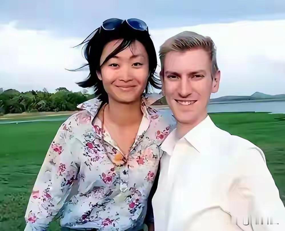 敬一丹走了，最让她操心的
还是那个不按套路走的女儿王尔晴。

 
敬一丹悄然离世