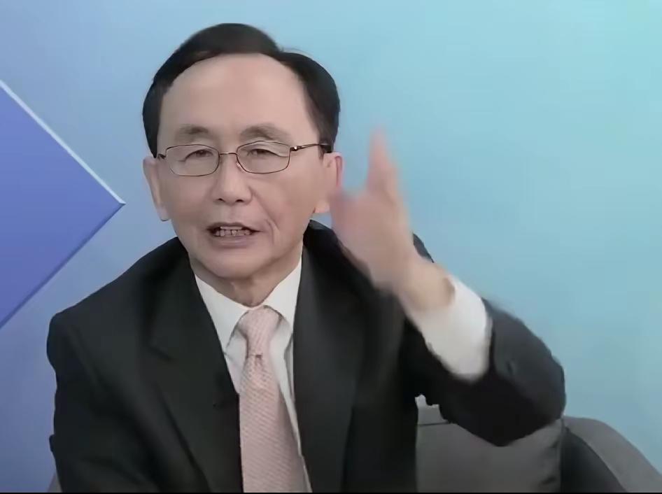 台湾《美丽岛电子报》董事长吴子嘉说，“两岸实现统一之后，中国综合国力有望超越美国