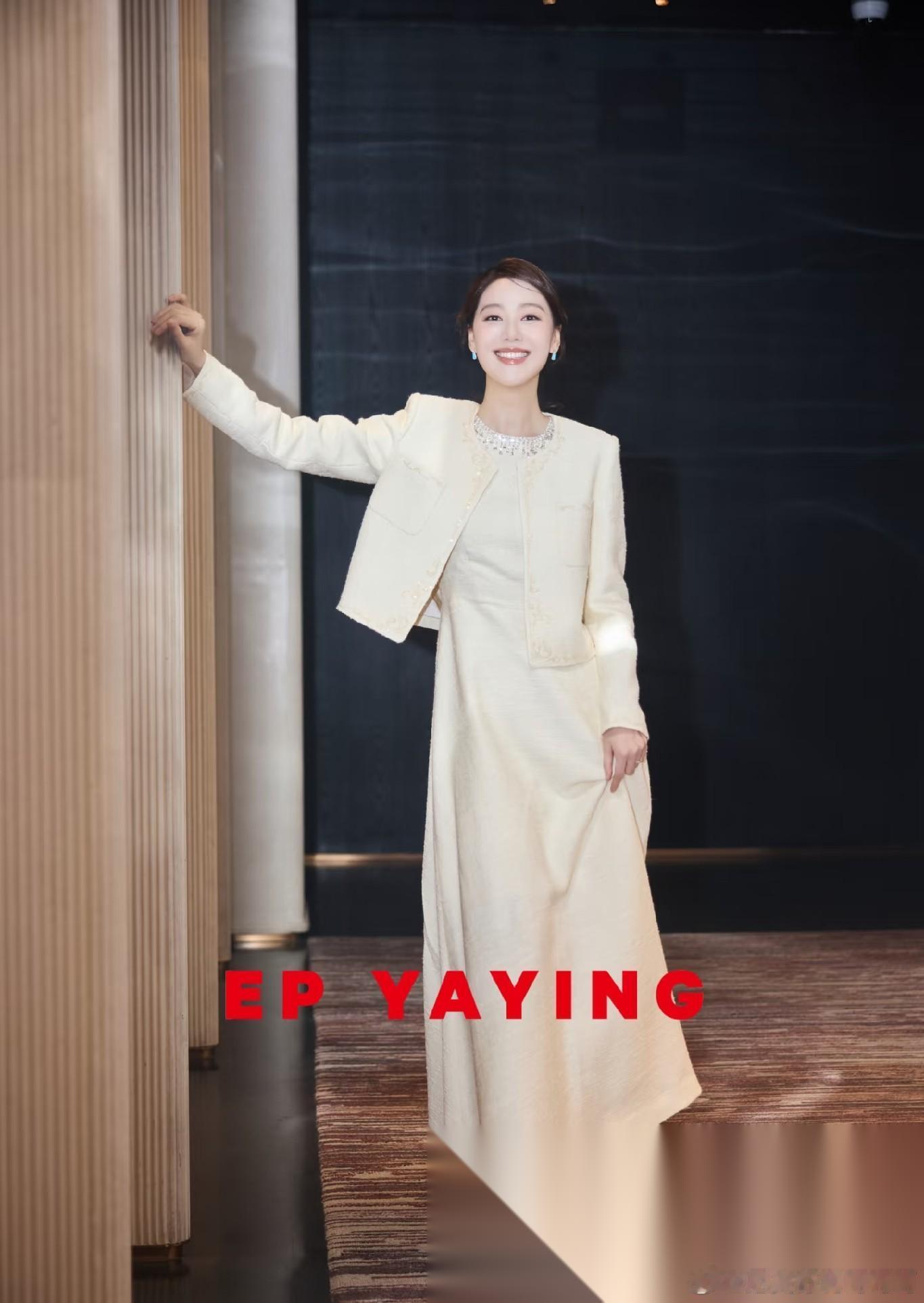 王冠被网暴10年 她未曾争辩 用美满的婚姻回应了一切 曾主持央视《向幸福出发》、