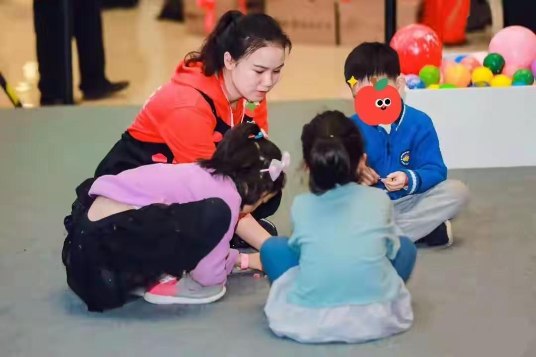 一提到家政服务，大多人的印象里是无学历有体力、无经验有耐心的农村剩余女性劳动力，