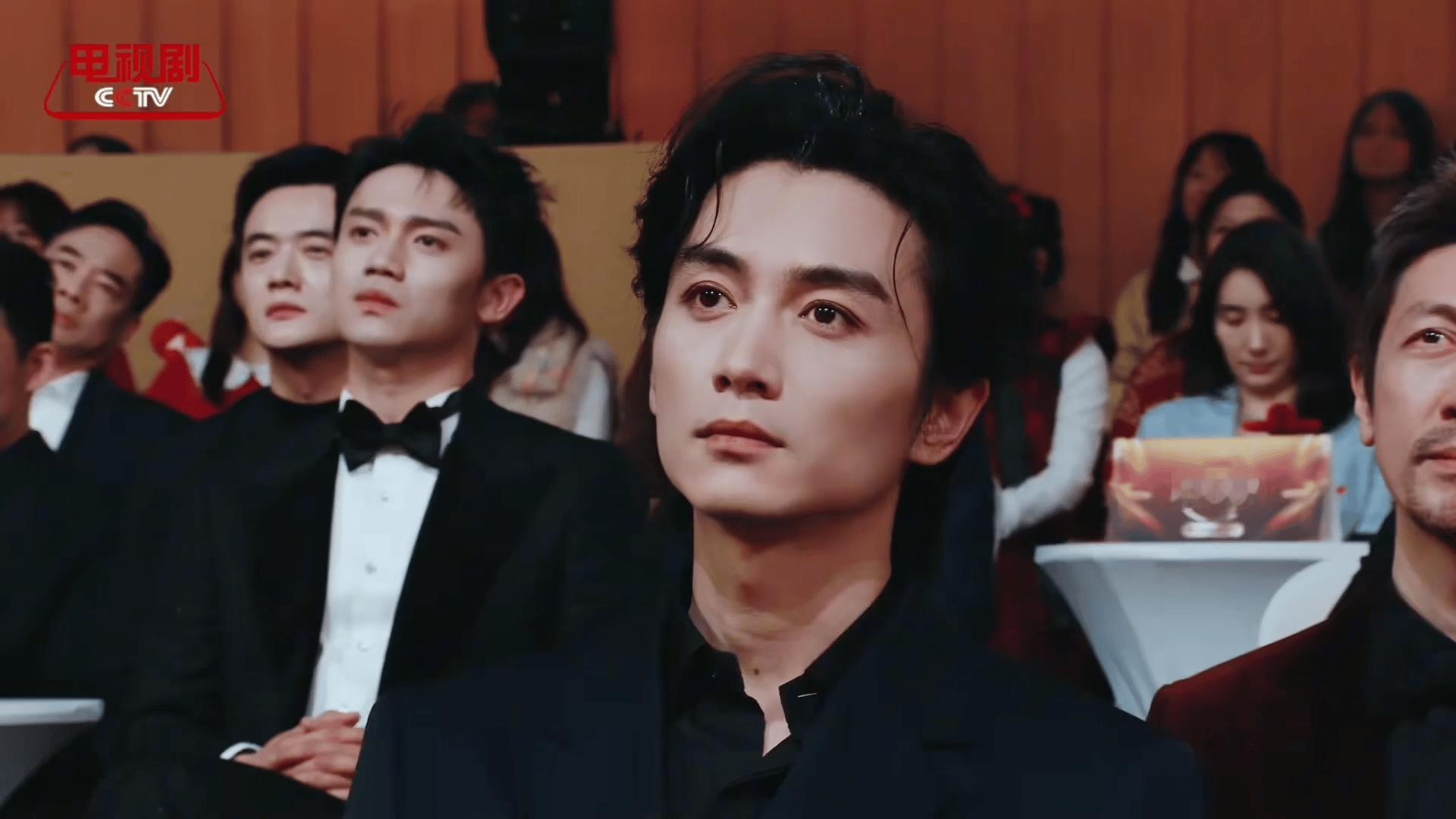 确实，最近陈晓的状态真挺好的，今晚的颁奖也是，整个人沉稳高质感挺浓的 