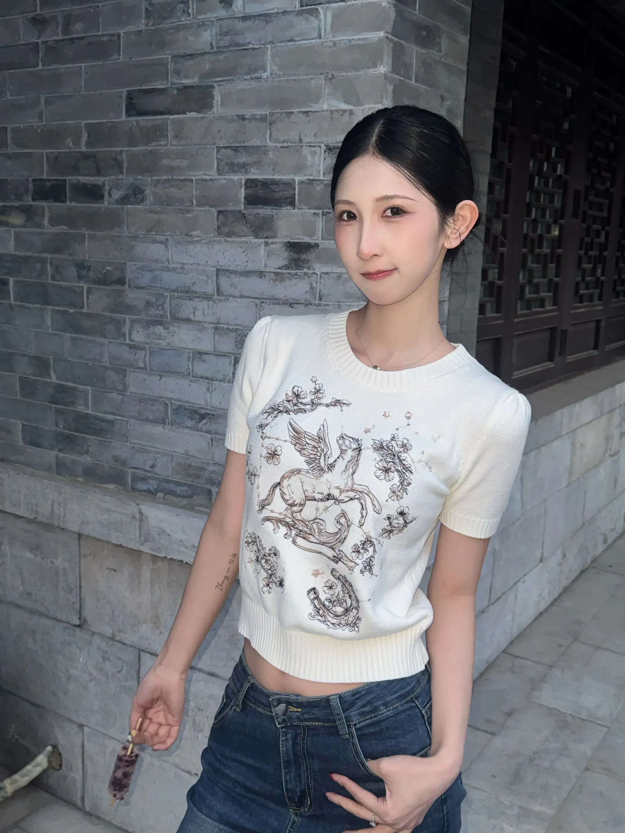 什么都不用管 把自己打理得漂漂亮亮 当一颗油盐不进漂亮的四季豆