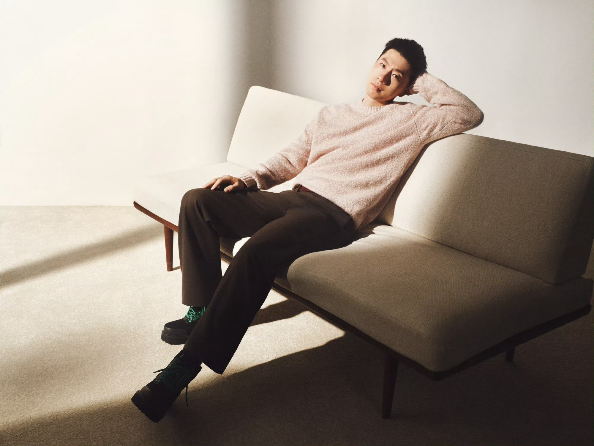 除了鄂尔多斯真的很会拍以外也很想感叹马龙拍广告的表现力真是进步很大啊现在看起来完