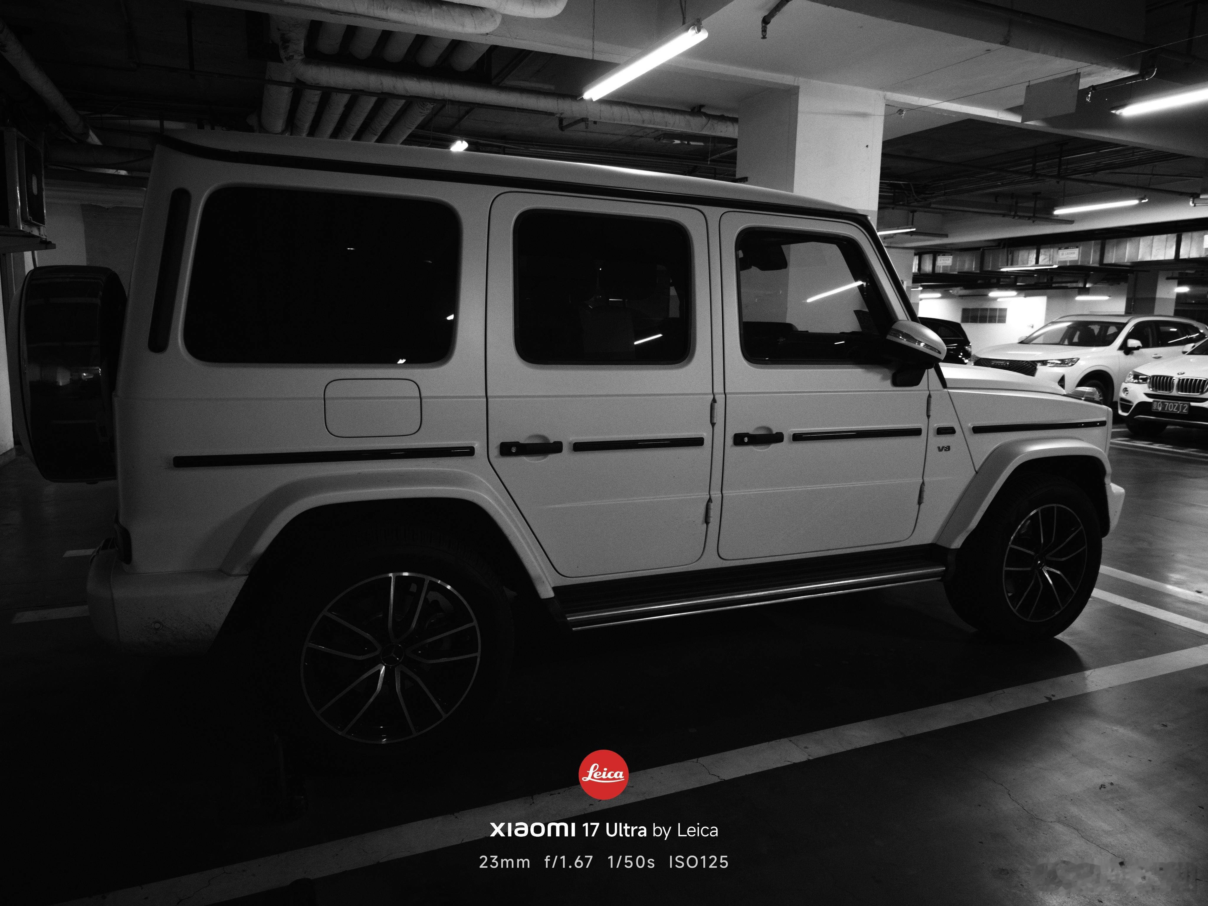 马上出差了，试试徕卡一瞬M3黑白胶卷模式和各种徕卡的水印~ 好的相机会让人不自觉