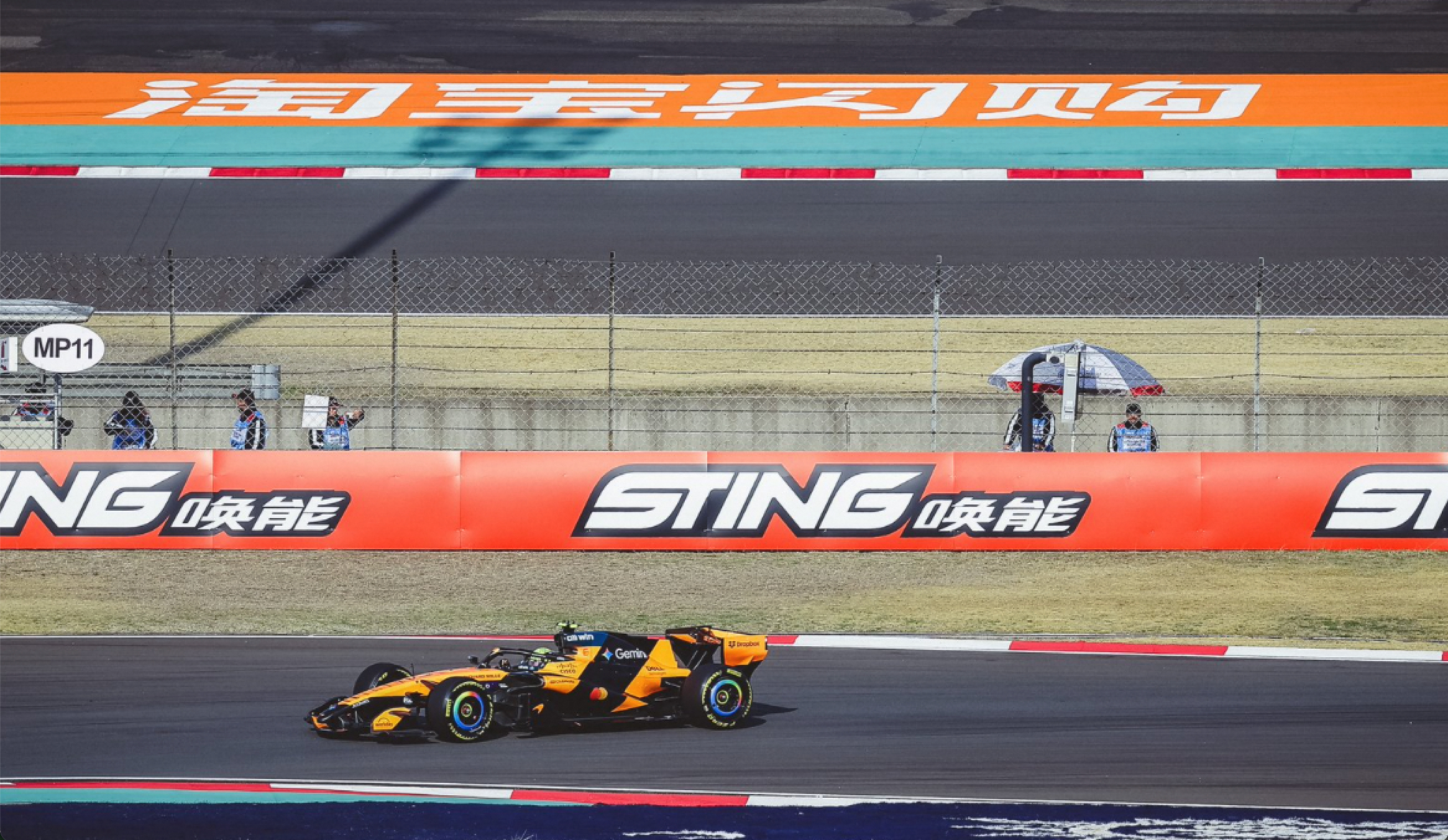 淘宝闪购把F1速度带出赛道F1决赛日，让人移不开眼的除了赛道激烈的角逐，还有淘宝