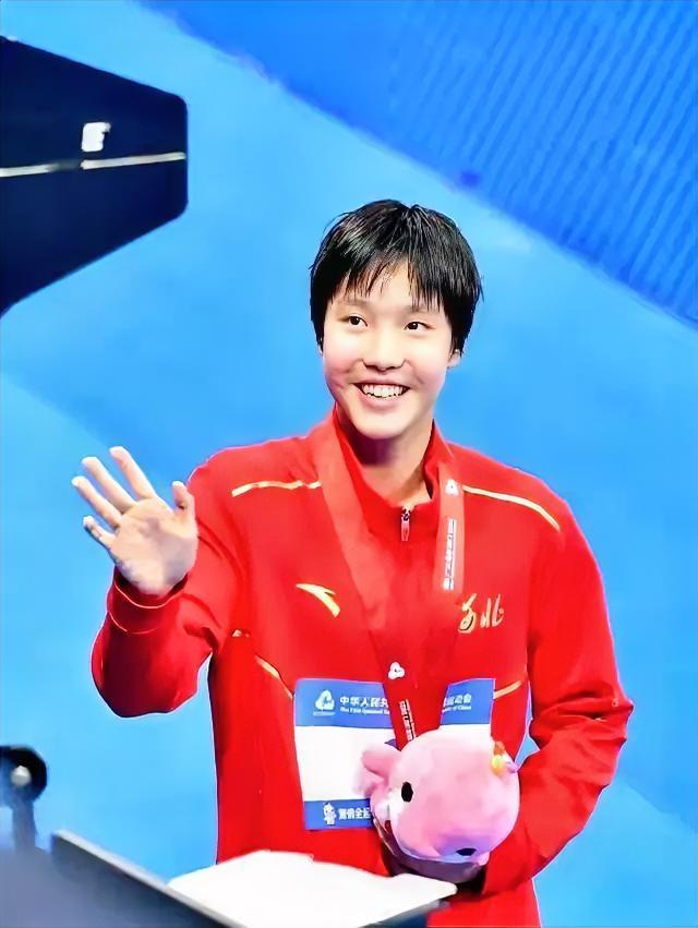 振奋人心！2026年铁定要爆发的六名中国游泳运动员

1、于子迪，13岁 ，中国