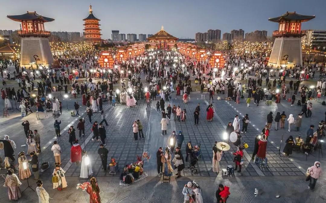 五一数据炸场！外媒酸了，中国游客把钱花在了家门口
 
2026年五一15.17亿