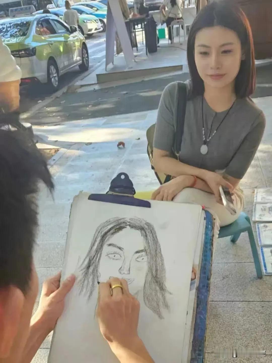 在西安，租房市场已经凉了？

我在西安二环内有套小房子，10年前购入的。之前租给