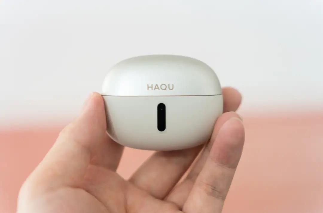 小智又来送福利啦，这次我带来了哈趣Ace1耳夹式耳机，【转发+关注@智能无止 】