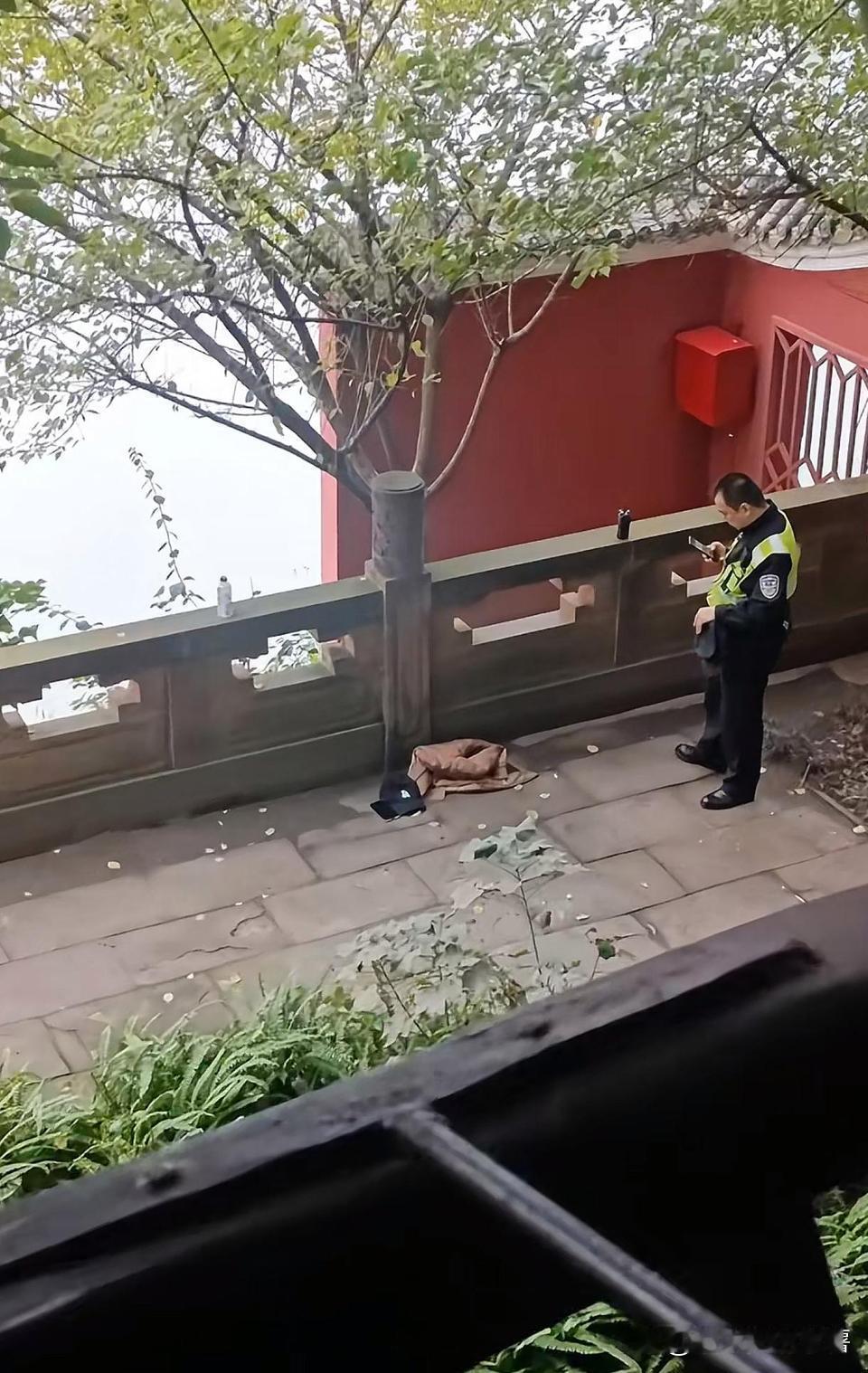 我说现在的压力是很大，但是也不至于呀！