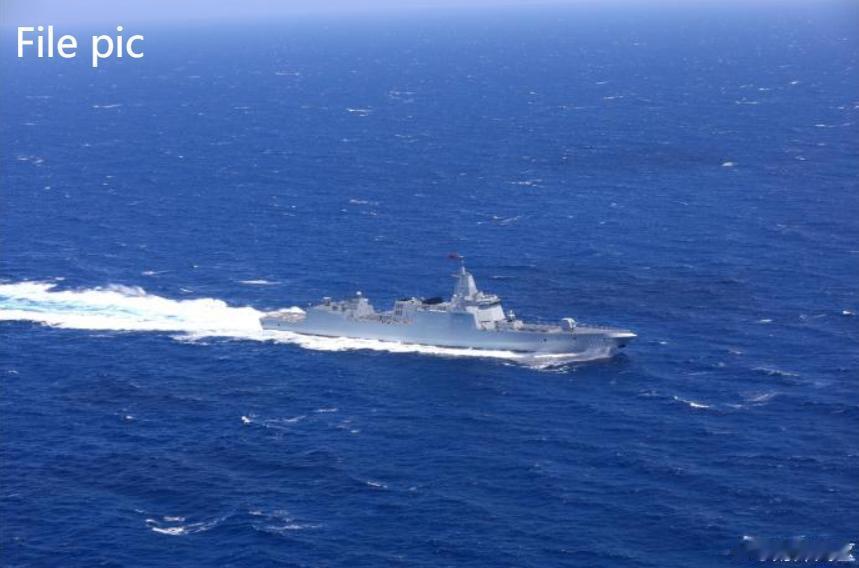 新闻快讯——周五，中国军方发言人批评菲律宾拉拢域外国家开展所谓“联合巡逻”，破坏