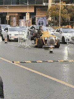 这种改装车真的不能上路，谁知道什么性能啊？路上散架咋办！